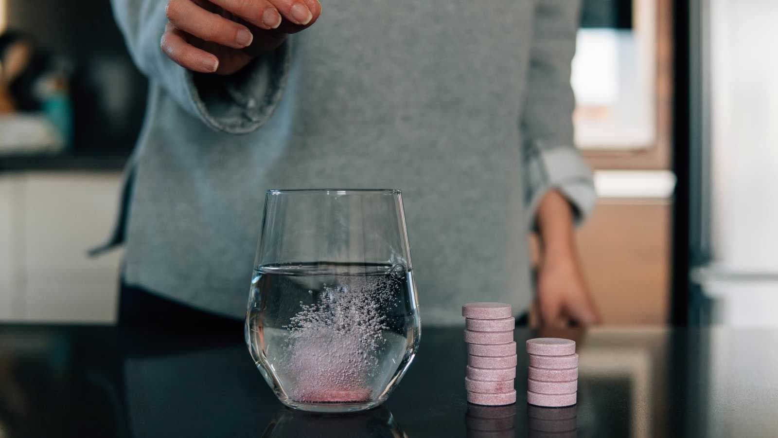 ما مخاطر الإفراط في تناول "فيتامين سي"؟