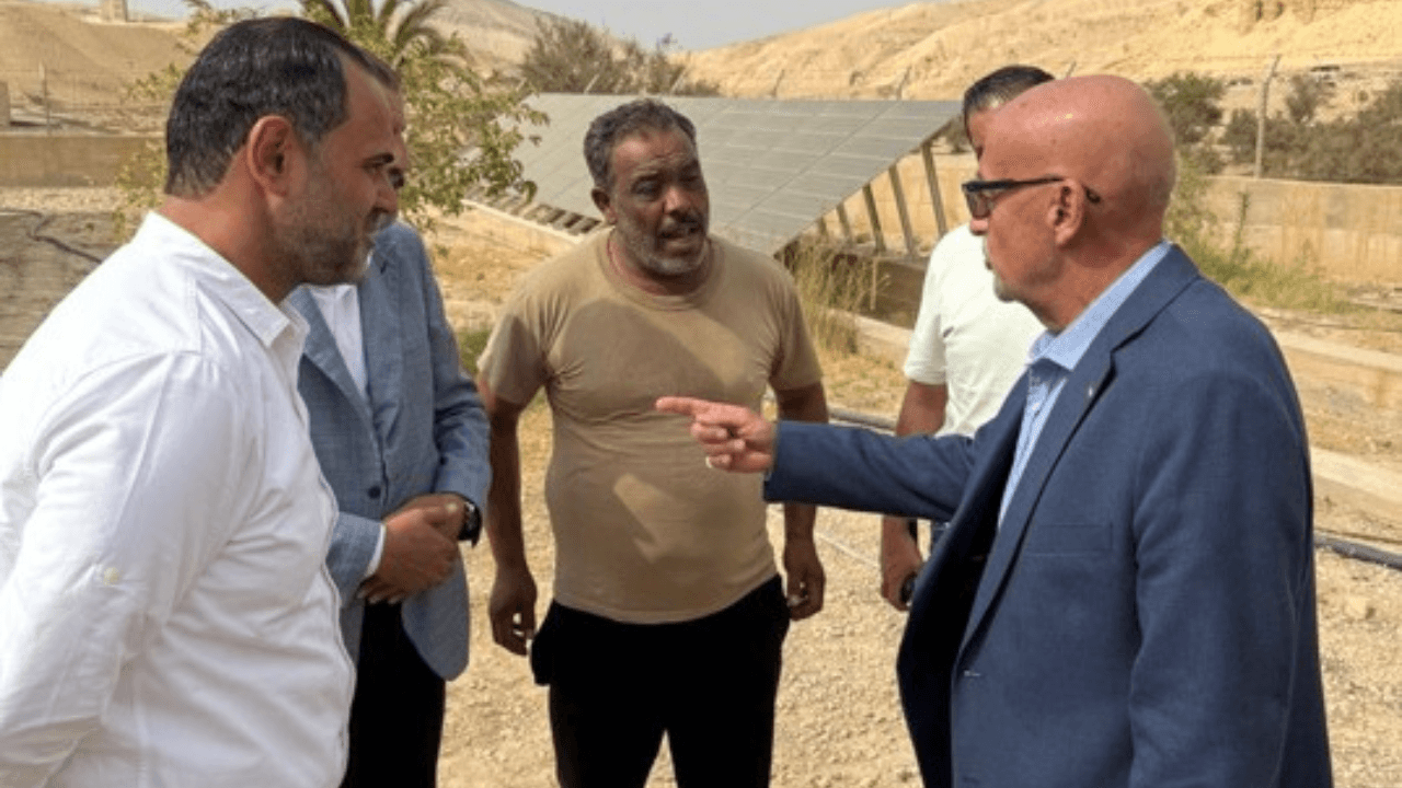 وزير المياه يزور البربيطة ويوعز بتزويد السكان بالمياه وزيادة الصهاريج