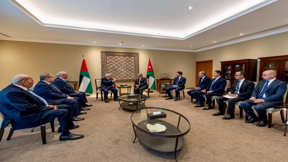 الملك يؤكد لدى استقباله الرئيس عباس رفض الأردن للخطط الإسرائيلية لترسيخ احتلال غزة