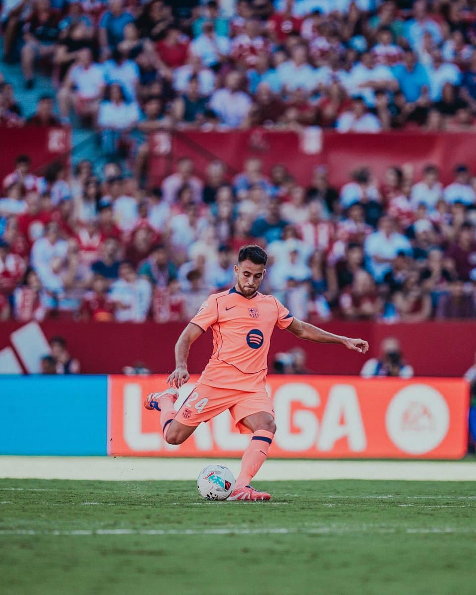 برشلونة يعلن إصابة مدافعه الإسباني إيريك غارسيا