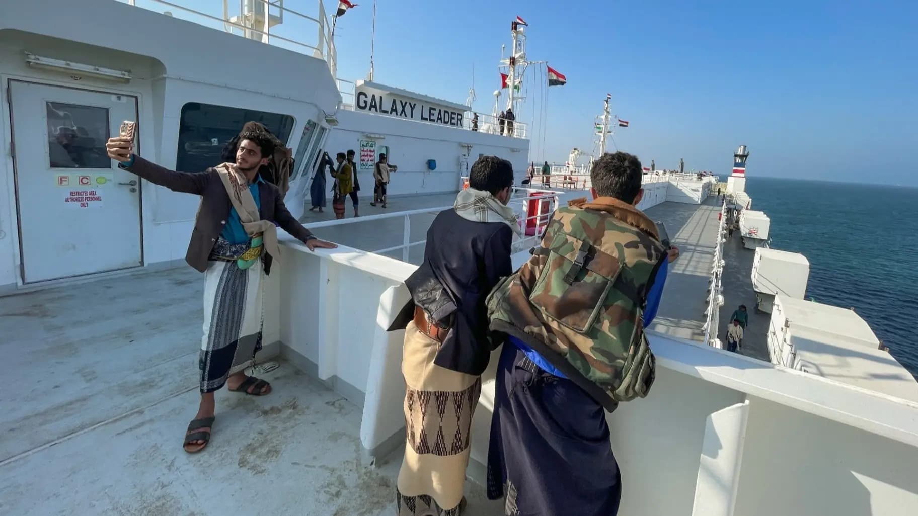 الحوثيون يوقفون هجماتهم على الاحتلال