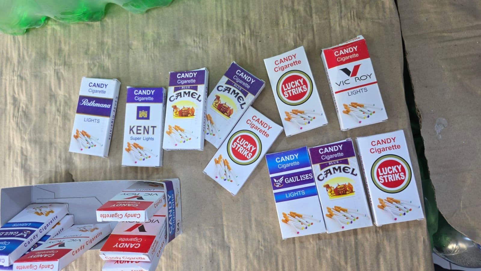 بعد نشر القضية عبر "عين".. إغلاق سوبر ماركت ضبط فيه علكة على شكل سجائر