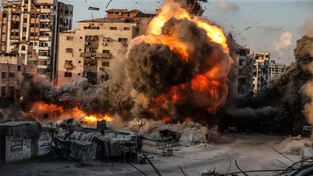 الاحتلال يكثف غاراته على مدينة غزة