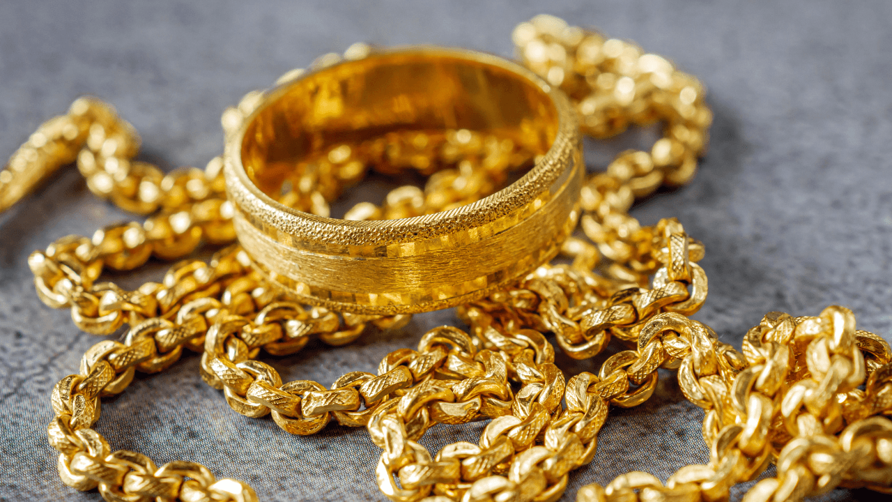 83 دينارا سعر بيع غرام الذهب عيار 21 الاثنين