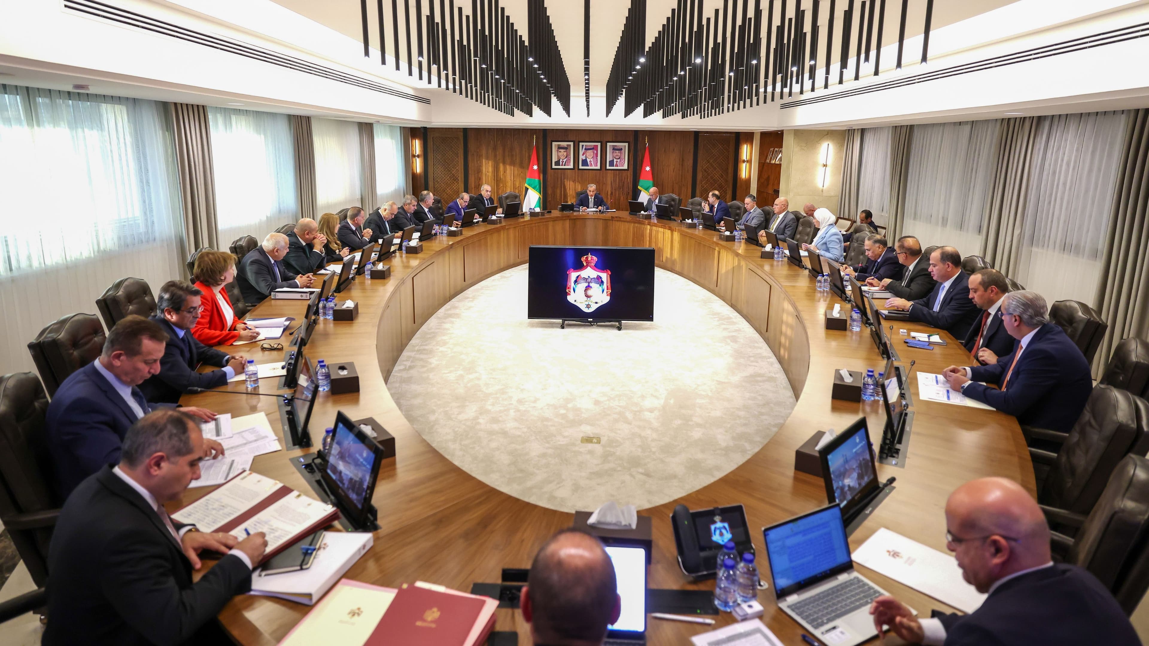 قرارات جديدة لمجلس الوزراء الأحد تتعلّق بدعم طلبة الجامعات.. تفاصيل