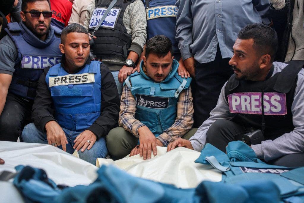 حماية الصحفيين: نحيي الصحفيين الفلسطينيين الذين واصلوا نقل الحقيقة وكشف جرائم الاحتلال