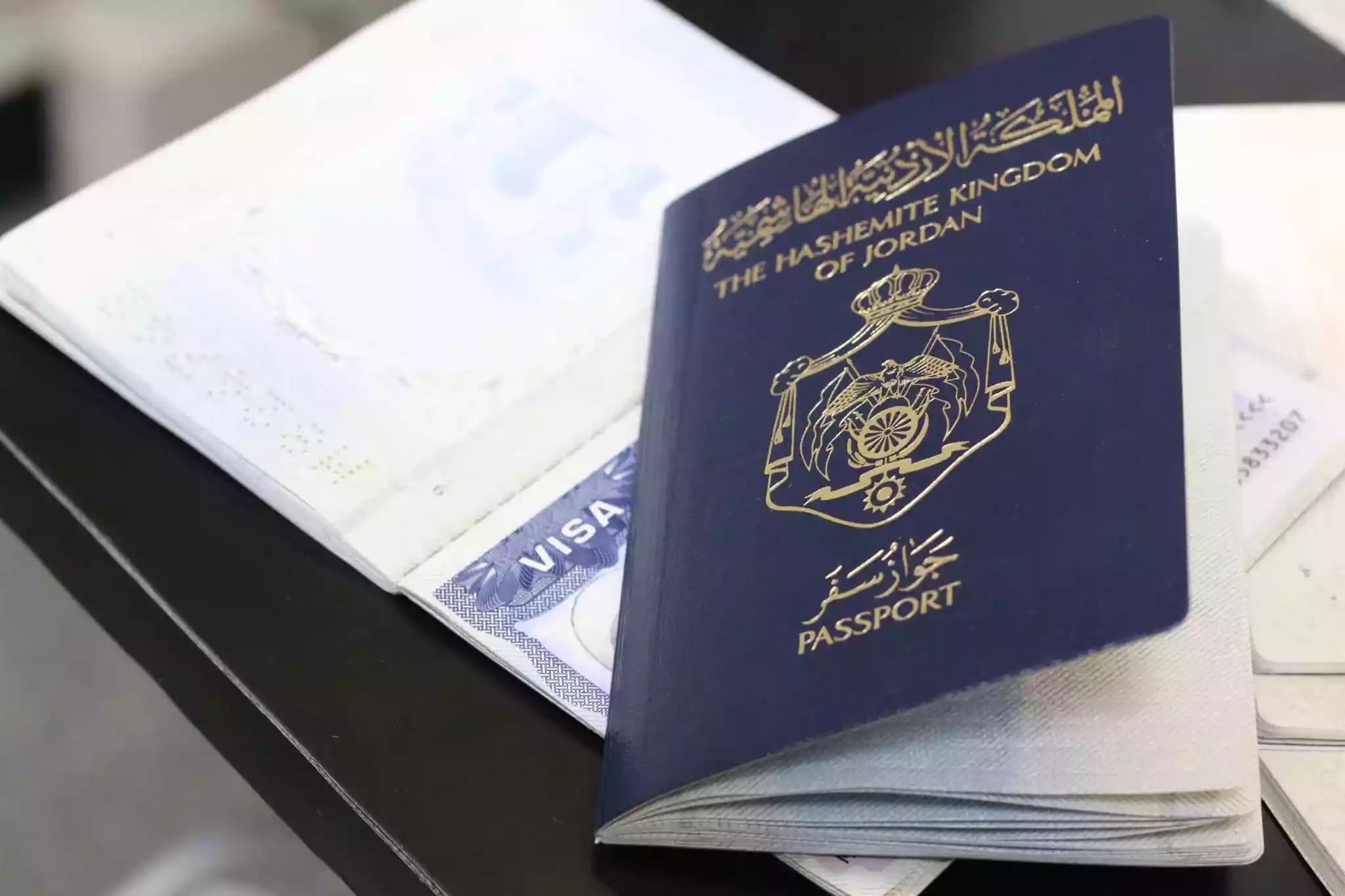 الأحوال المدنية تؤكد عدم إلزامية استخدام الجواز الإلكتروني