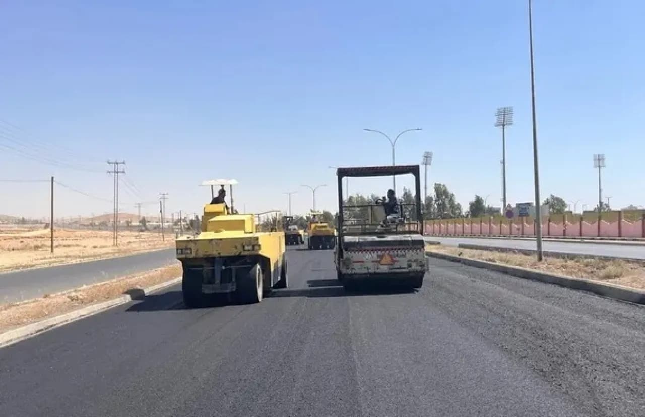 وزارة الأشغال تبدأ صيانة شاملة لثلاث طرق رئيسية في إقليم الشمال