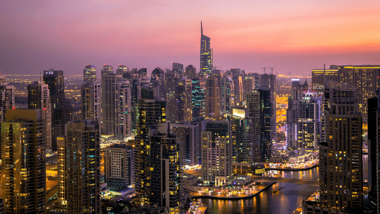 من الأموال الإلكترونية إلى الأصول المشفرة.. "CRS 2.0" يوسع نطاق الرقابة الضريبية في الإمارات