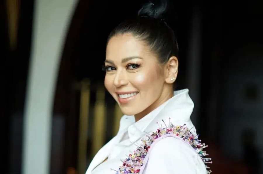 لقاء الخميسي تعلن عرض مسلسل روج أسود قريبًا