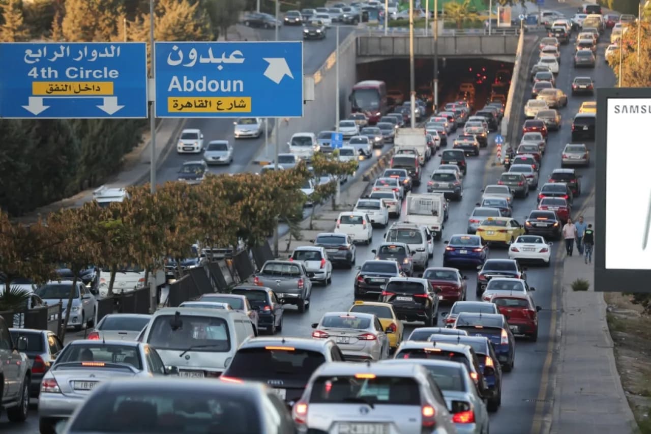 "الأمانة " تستفتي العمانيين حول مشروع الاصطفاف الذكي