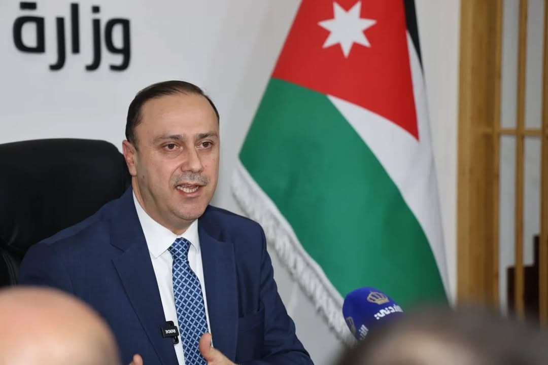 المومني: لا عفو عام ولا تغيير على التوقيت الشتوي ولا إرسال لقوات أردنية إلى غزة