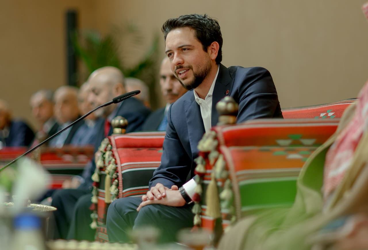 ولي العهد يلتقي وجهاء وممثلين عن محافظة الطفيلة