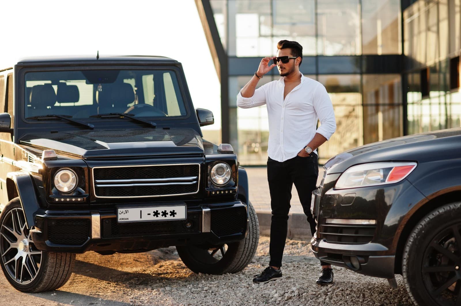 شراء لوحات المركبات المميزة.. تجارة أم "عرط اجتماعي"؟