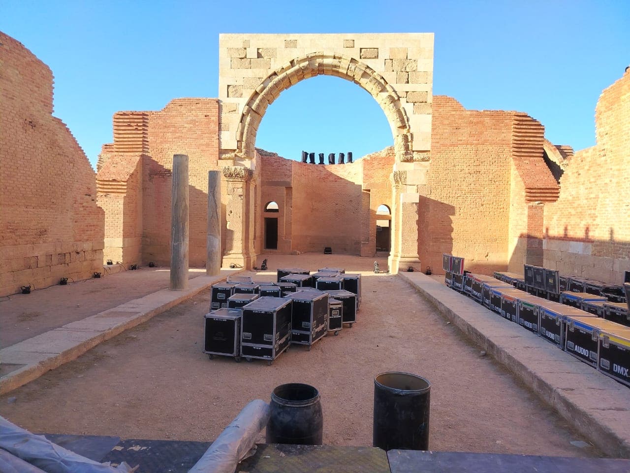 أستاذ آثار: إقامة الحفلات الغنائية في المواقع الأثرية يؤدي إلى تآكل حجارتها
