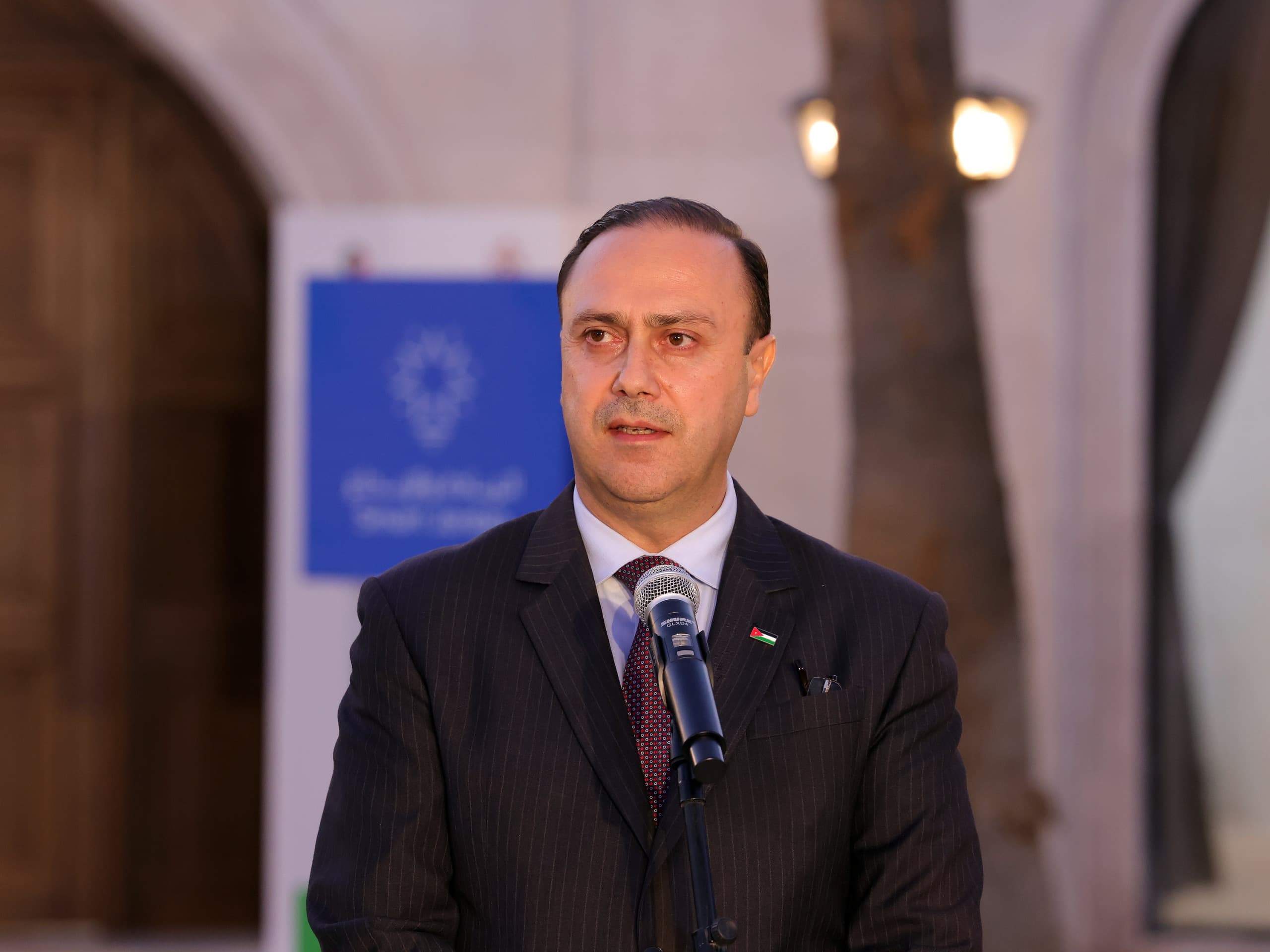 المومني: مؤسسات الإعلام الرسمي تعمل بمهنية وحرفية على خدمة رسالة الدولة الأردنية