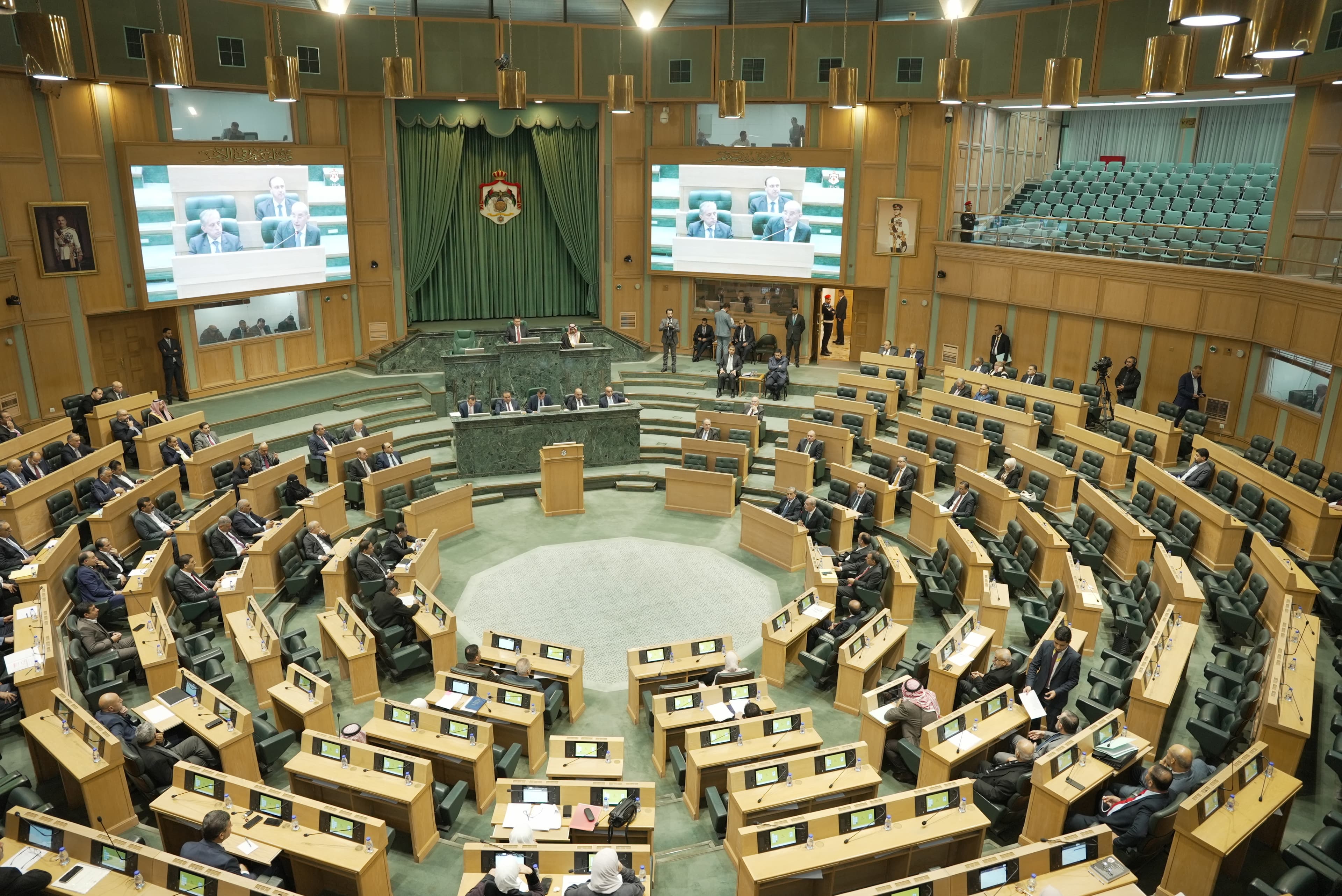 جلبة في مجلس النواب أثناء التصويت على اللجان.. والقاضي يرفع الجلسة إلى إشعار آخر