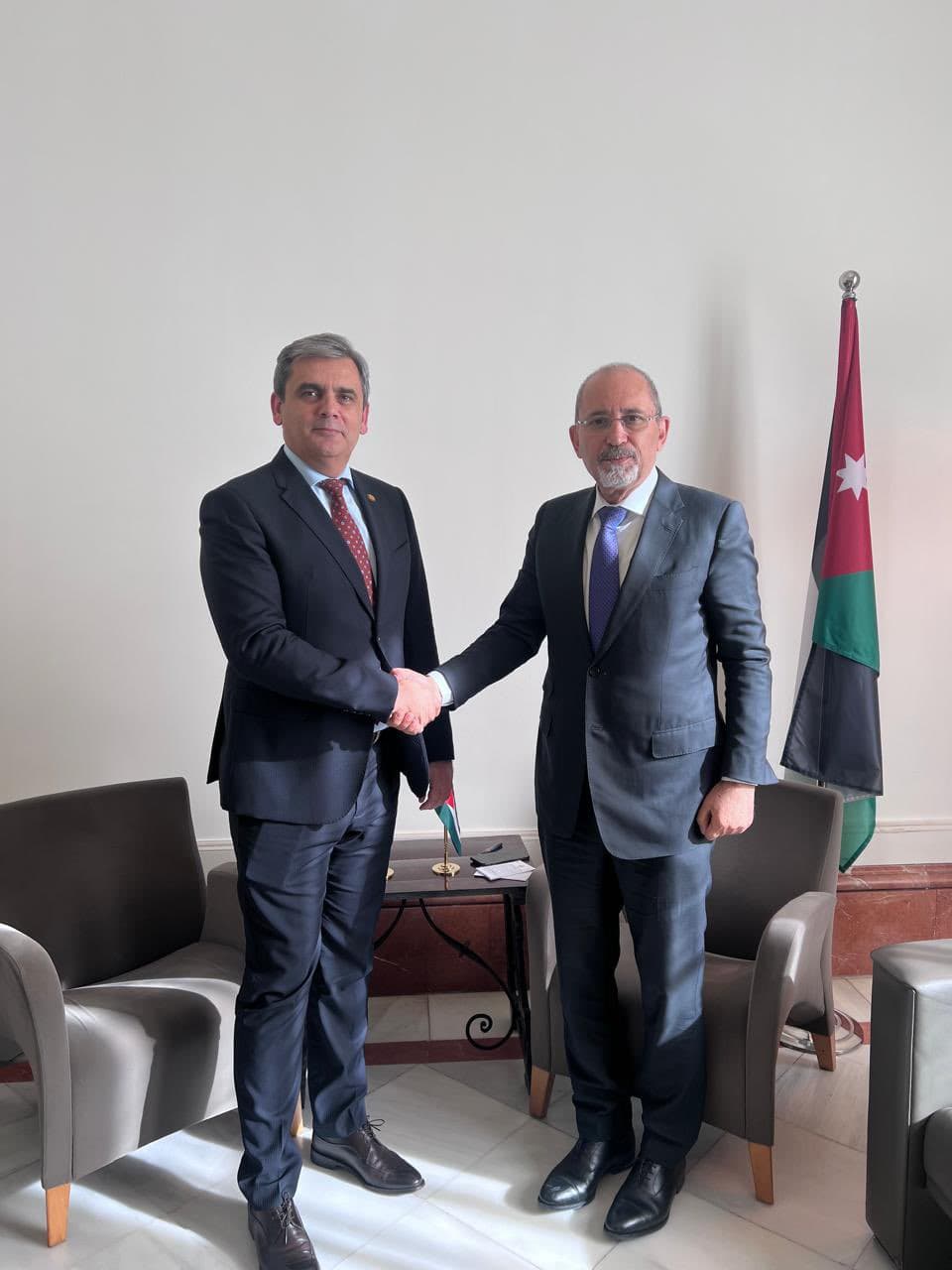 الصفدي يبحث مع نظيره المونتينيغروي على هامش منتدى الاتحاد من أجل المتوسط