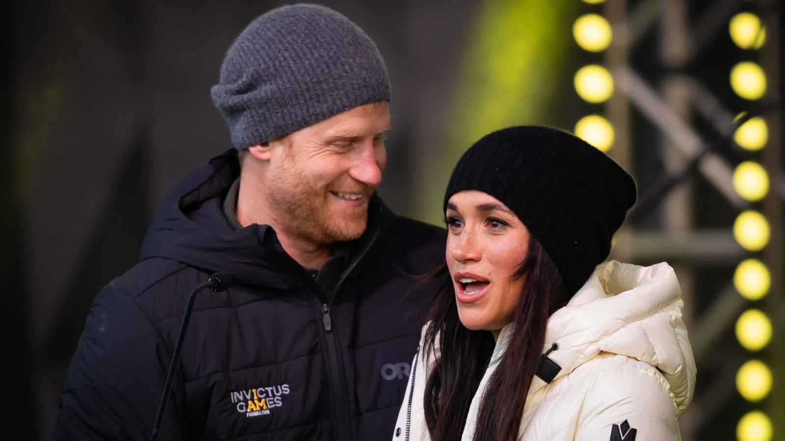 ميغان ماركل وهاري يظهران انسجامهما في إعلان الأعياد