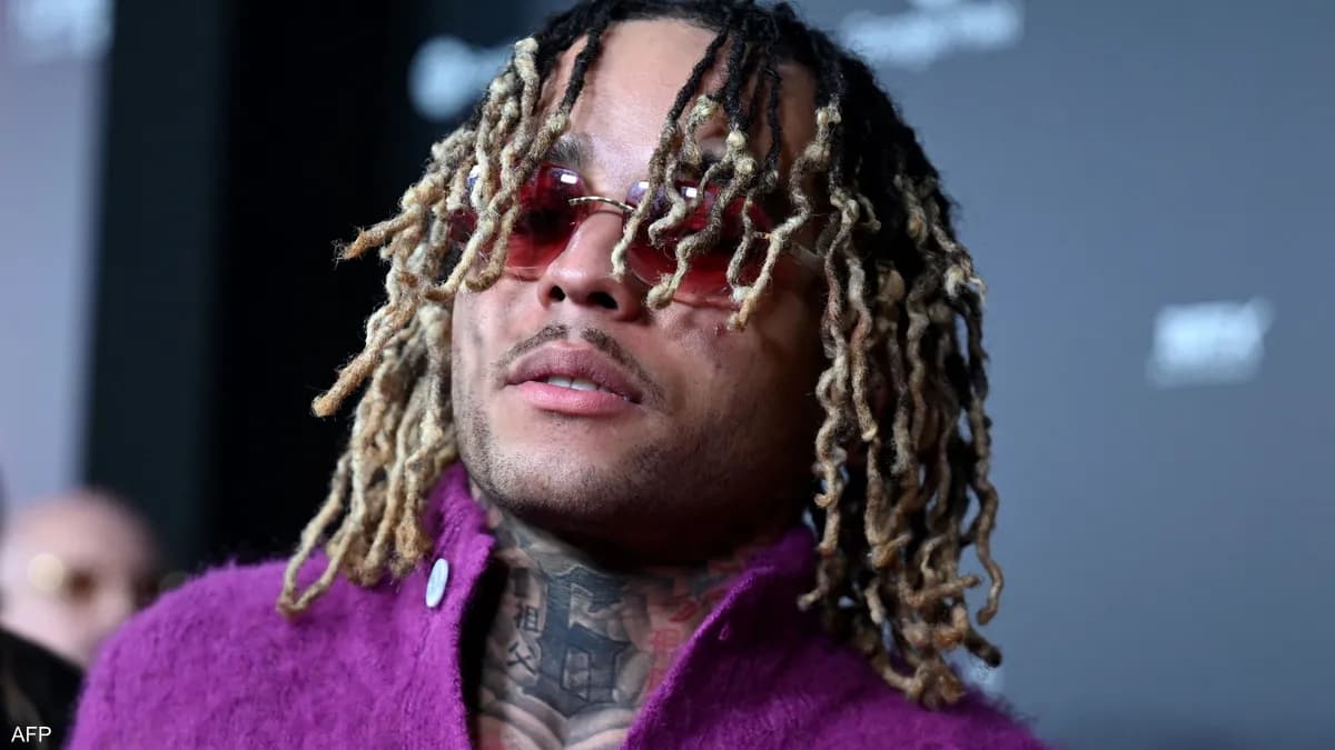 توقيف مغني راب شهير.. بسبب هجوم "وحشي" على أحد معجبيه