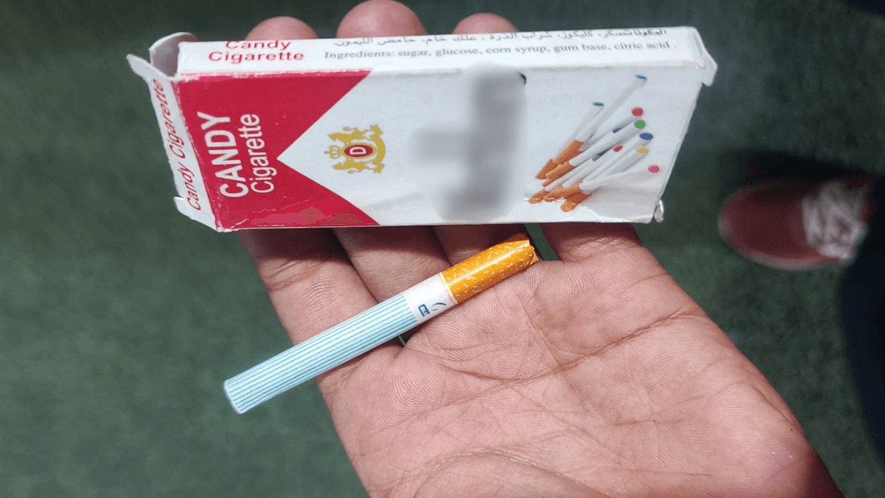 "الغذاء والدواء" لـ "عين": حددنا هوية الموزع الرئيسي لمنتج علكة على شكل سجائر