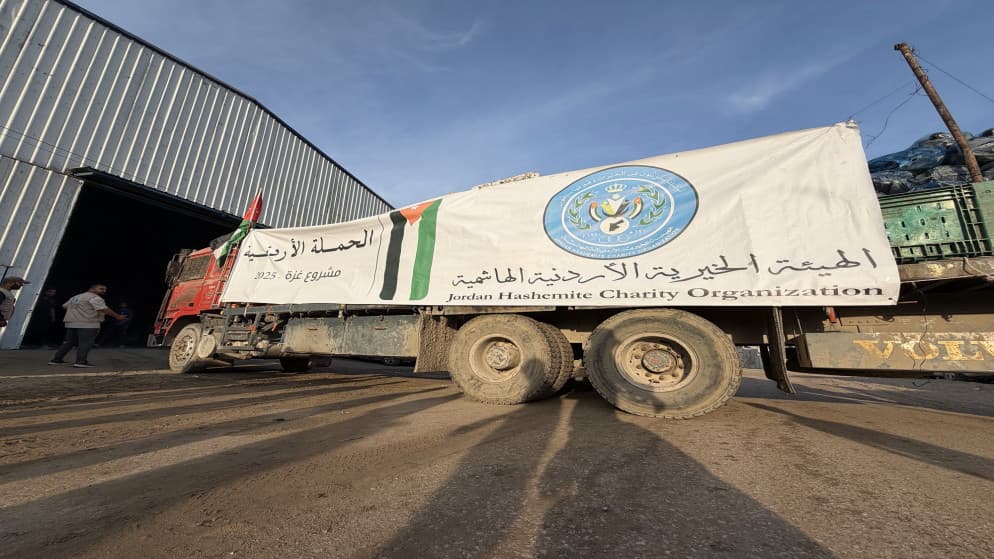 "الحملة الأردنية" تواصل توزيع الطرود على النازحين في قطاع غزة