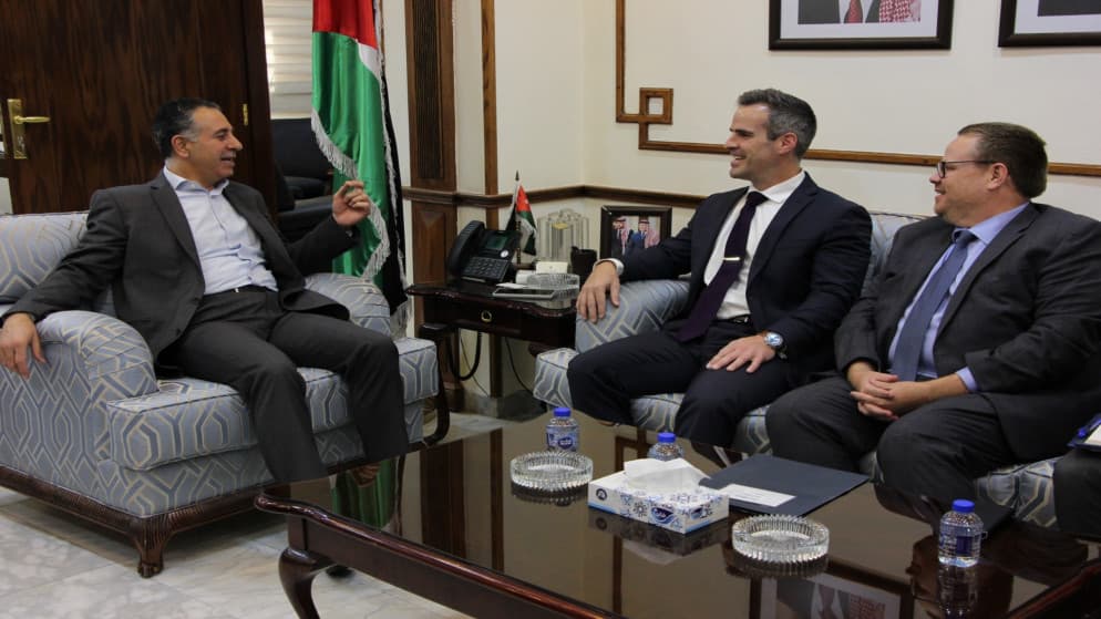 وزير الصناعة يبحث مع وفد أميركي موضوعات متعلقة بالتعاون الثنائي بين البلدين