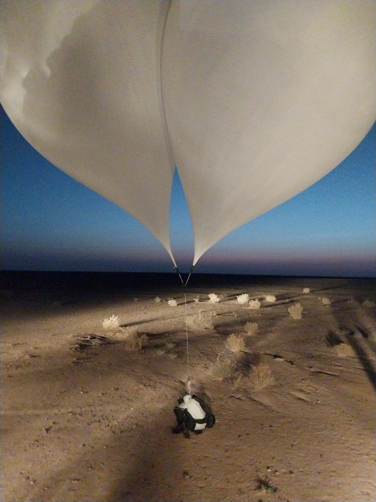 الجيش يحبط تهريب مواد مخدرة بواسطة بالونات على الواجهة الشرقية