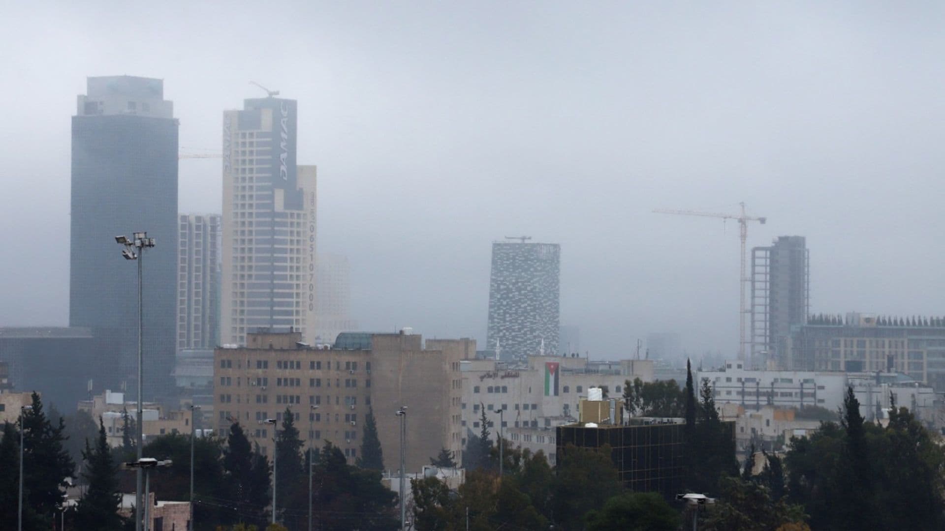 طقس بارد وأمطار رعدية وتحذير من السيول جنوبا الأربعاء