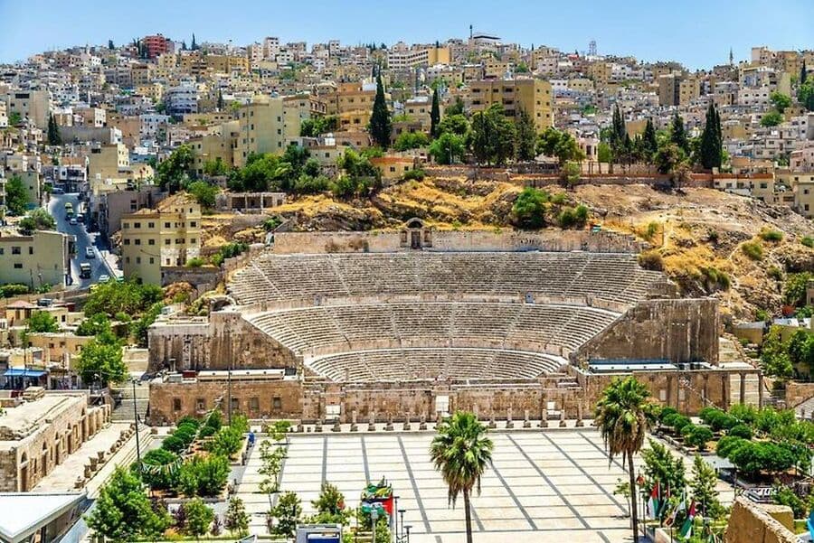 طقس معتدل الحرارة في أغلب المناطق