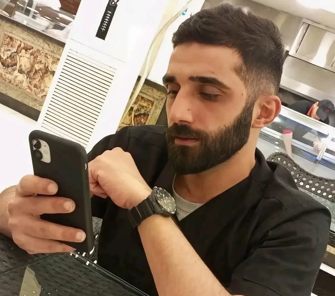 تفاصيل جريمة الزرقاء.. الشاب “الحلاق” أحمد عوكل