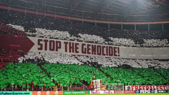 جماهير غلطة سراي ترفع علم فلسطين في دوري الأبطال