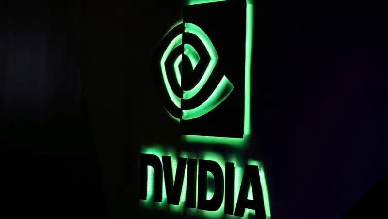 "إنفيديا" تكشف عن أول قرص سيليكون بلاكويل للرقائق صنعته مع "TSMC" في أميركا