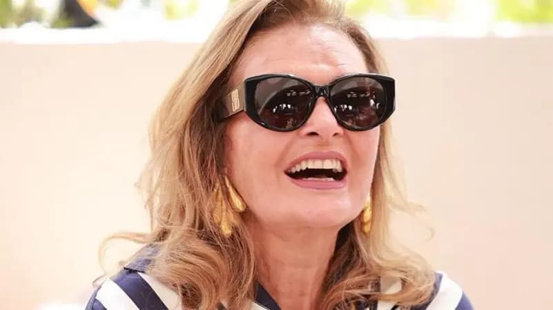 "أنتم جزء من الحكاية".. يسرا تحتفل بمرور 50 عاما على مسيرتها