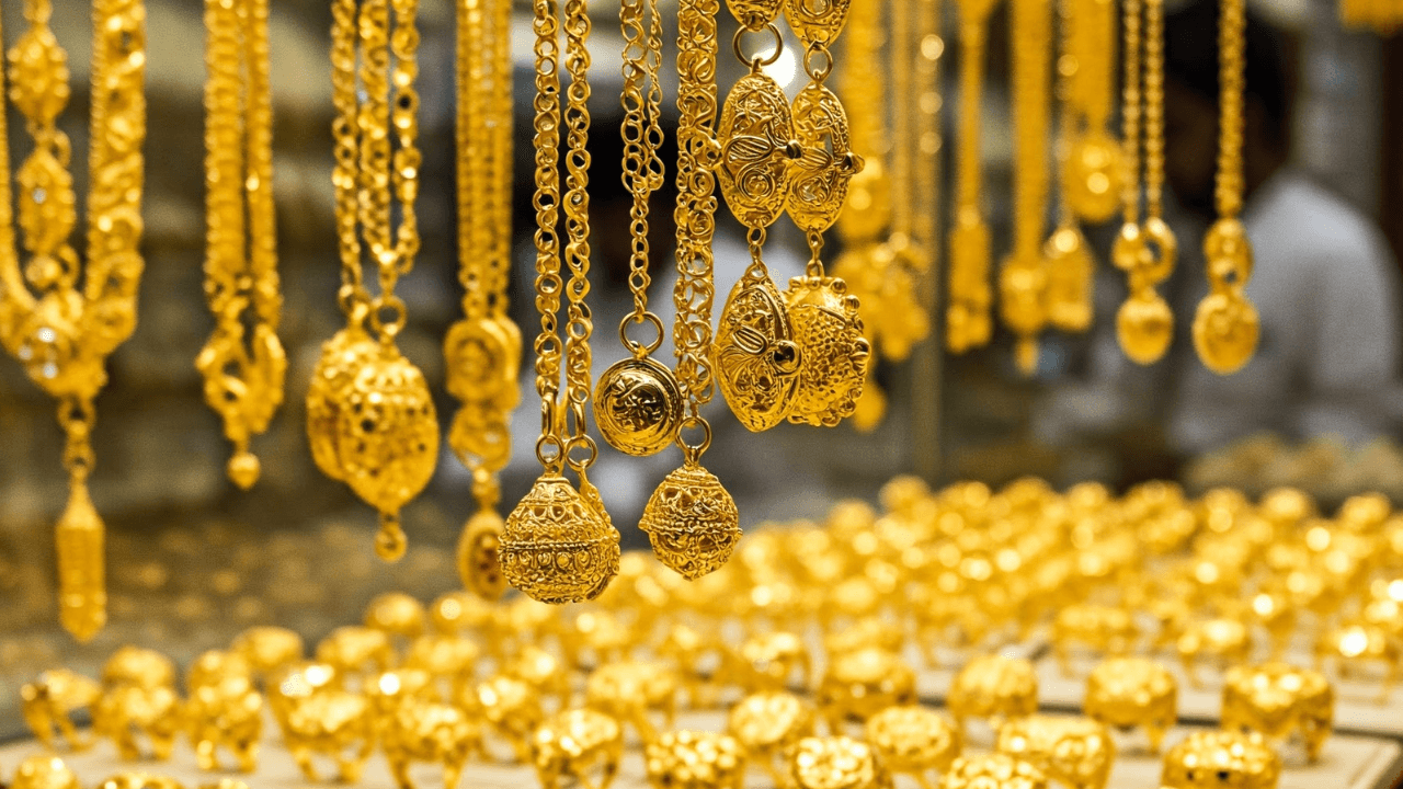 83.70 دينارا سعر بيع غرام الذهب عيار 21 الأربعاء