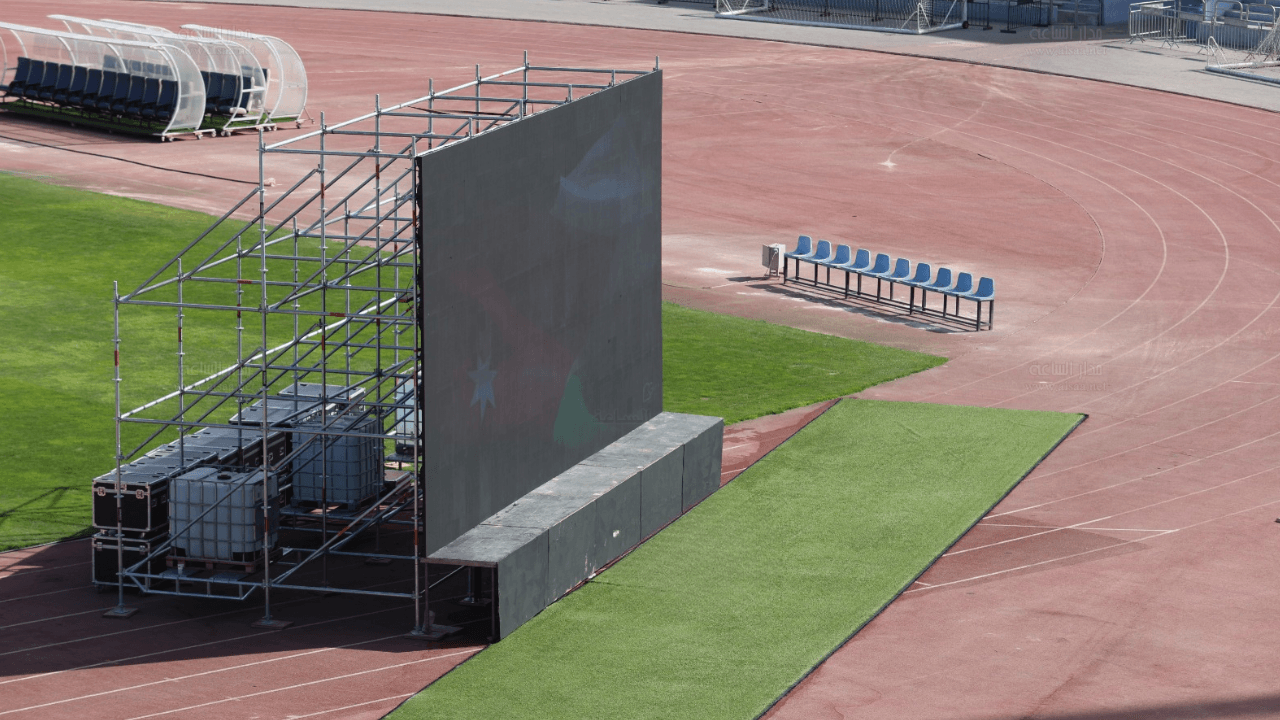 شاشات عرض في المدن الرياضة لعرض مباراة المنتخب الأربعاء