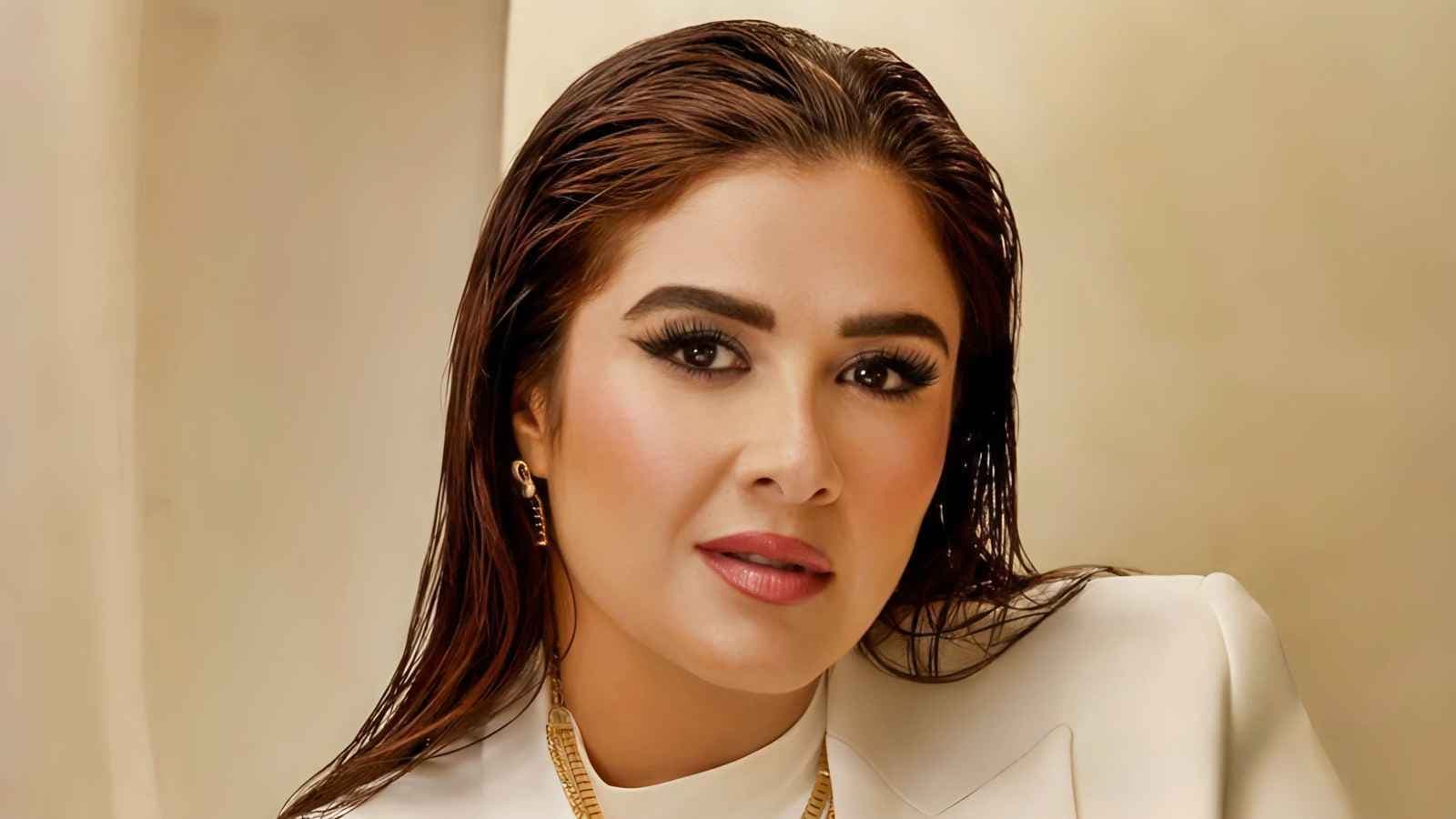 ياسمين عبد العزيز تكشف عن تعاونها مع الفنان أحمد السقا في عمل سينمائي جديد