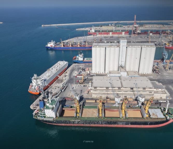 وصول 3 بواخر تحمل أكثر من 70 ألف طن من القمح إلى مرفأ طرطوس