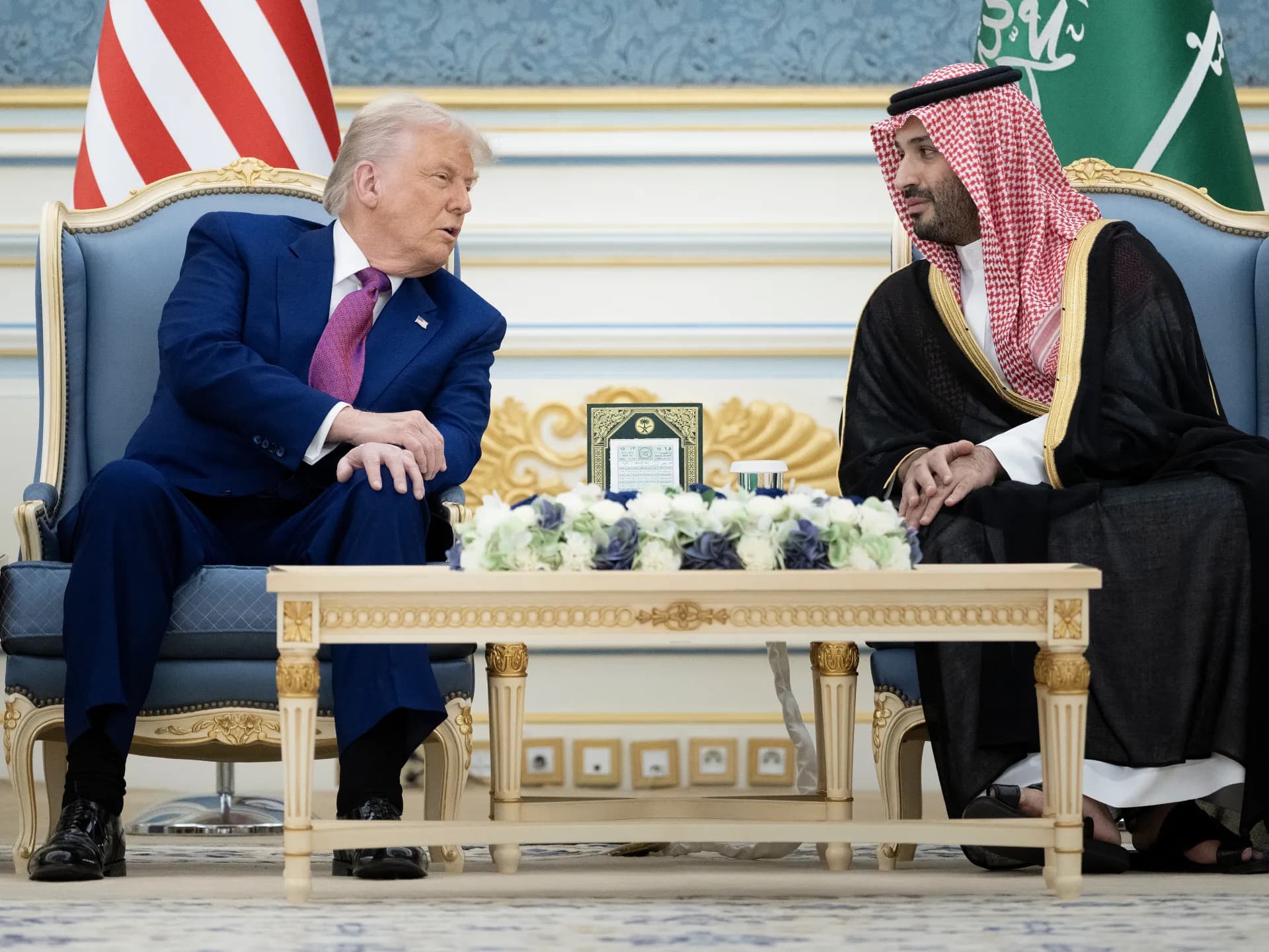 ولي العهد السعودي يزور البيت الأبيض الشهر المقبل لبحث اتفاقية دفاع مشترك مع الولايات المتحدة