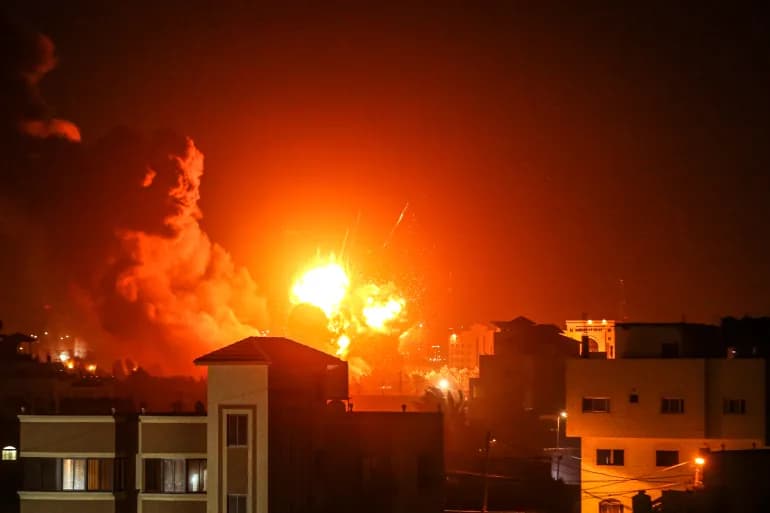 مصادر فلسطينية: جيش الاحتلال ينفذ عمليات نسف ضخمة شرقي مدينة خان يونس جنوب قطاع غزة
