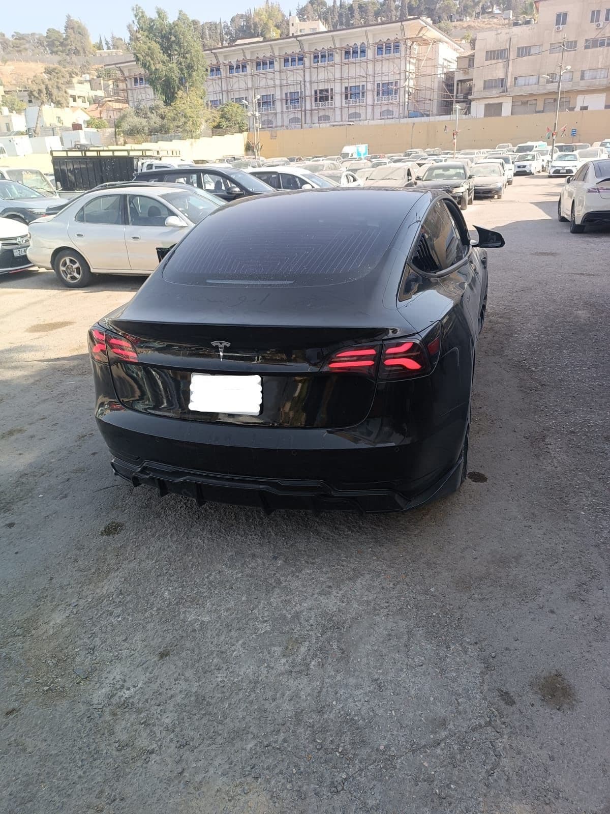 الأمن يضبط مركبة ظهر سائقها يقودها من المقعد المجاور في فيديو متداول"صورة"