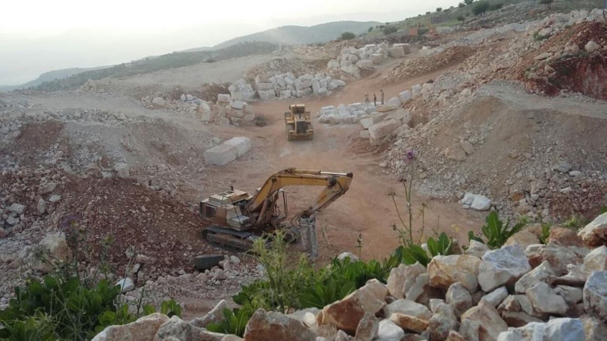 إغلاق مقلع حجري مخالف في كفرنجة بعد شكاوى بيئية