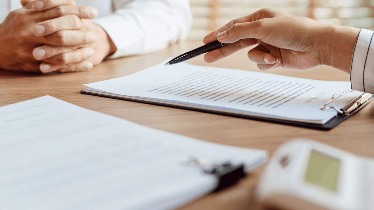 وزارة العمل: نتابع شكوى عمال إحدى شركات المقاولات في موقع العطارات