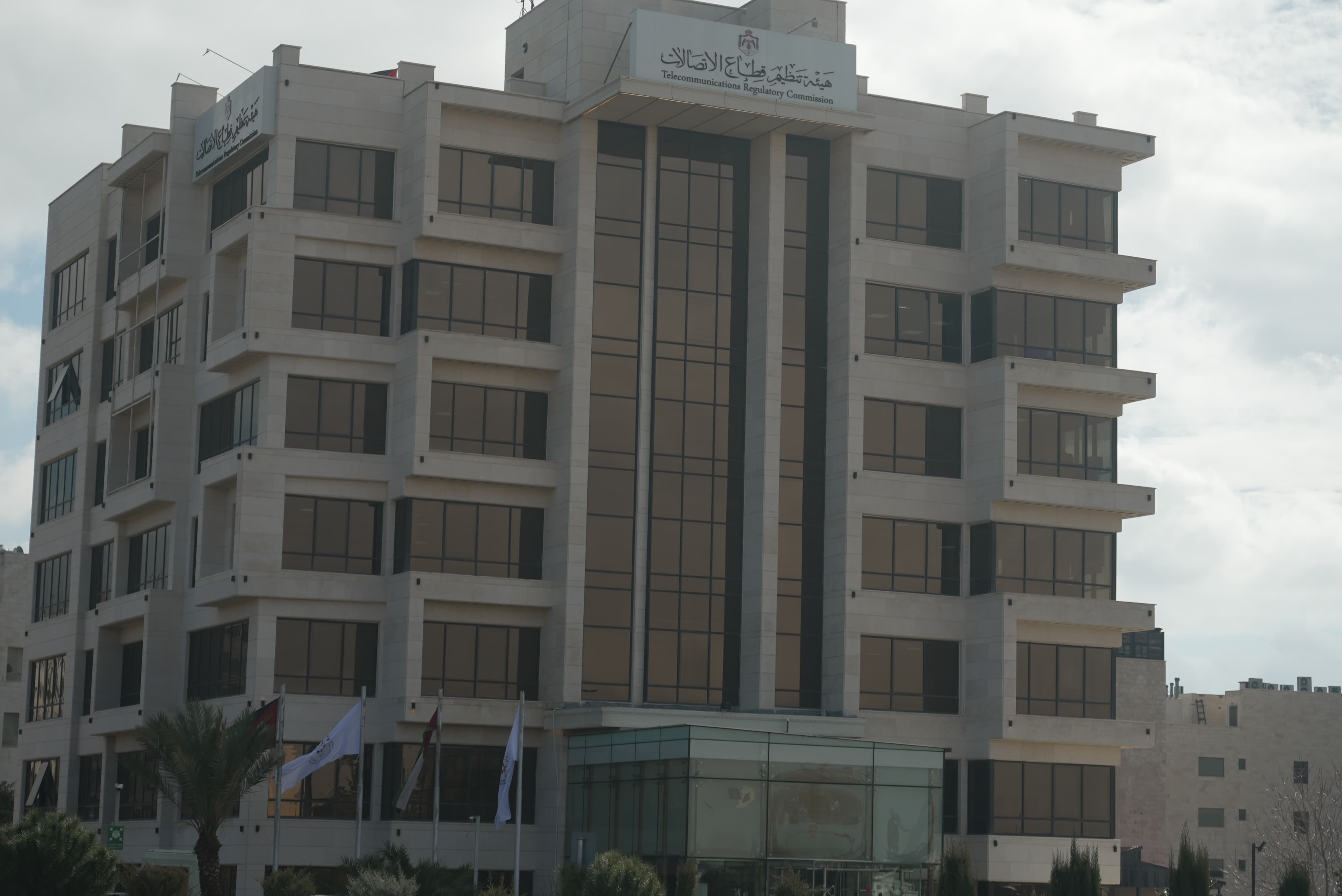 صدور تعليمات إدخال واستعمال أجهزة الاتصالات في الأردن