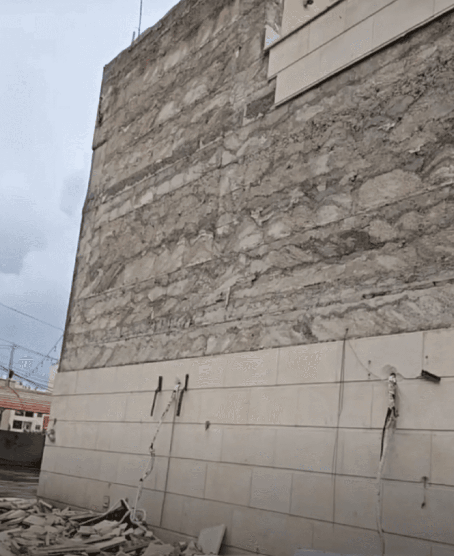 بعد انهيار أجزاء من منشأتين.. محافظ إربد: لا إصابات