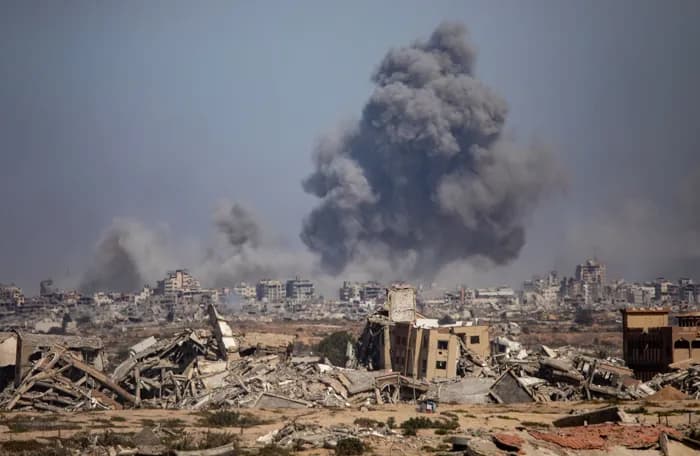 مصادر فلسطينية: قصف مدفعي للاحتلال يستهدف عدة مناطق في غزة