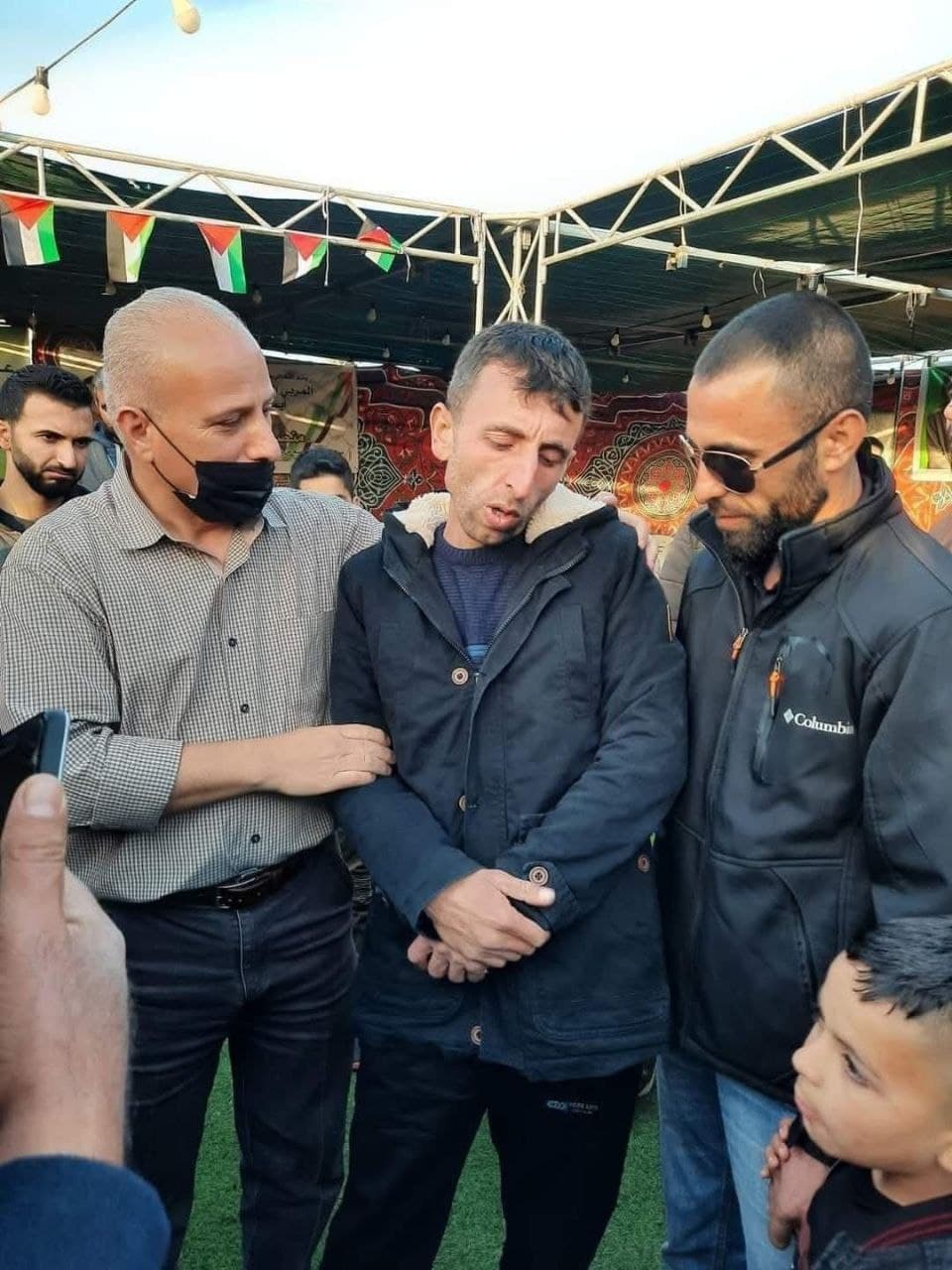 مصادر فلسطينية: اعتقال الأسير المحرر منصور الشحاتيت الذي يعاني من أوضاع صحية صعبة