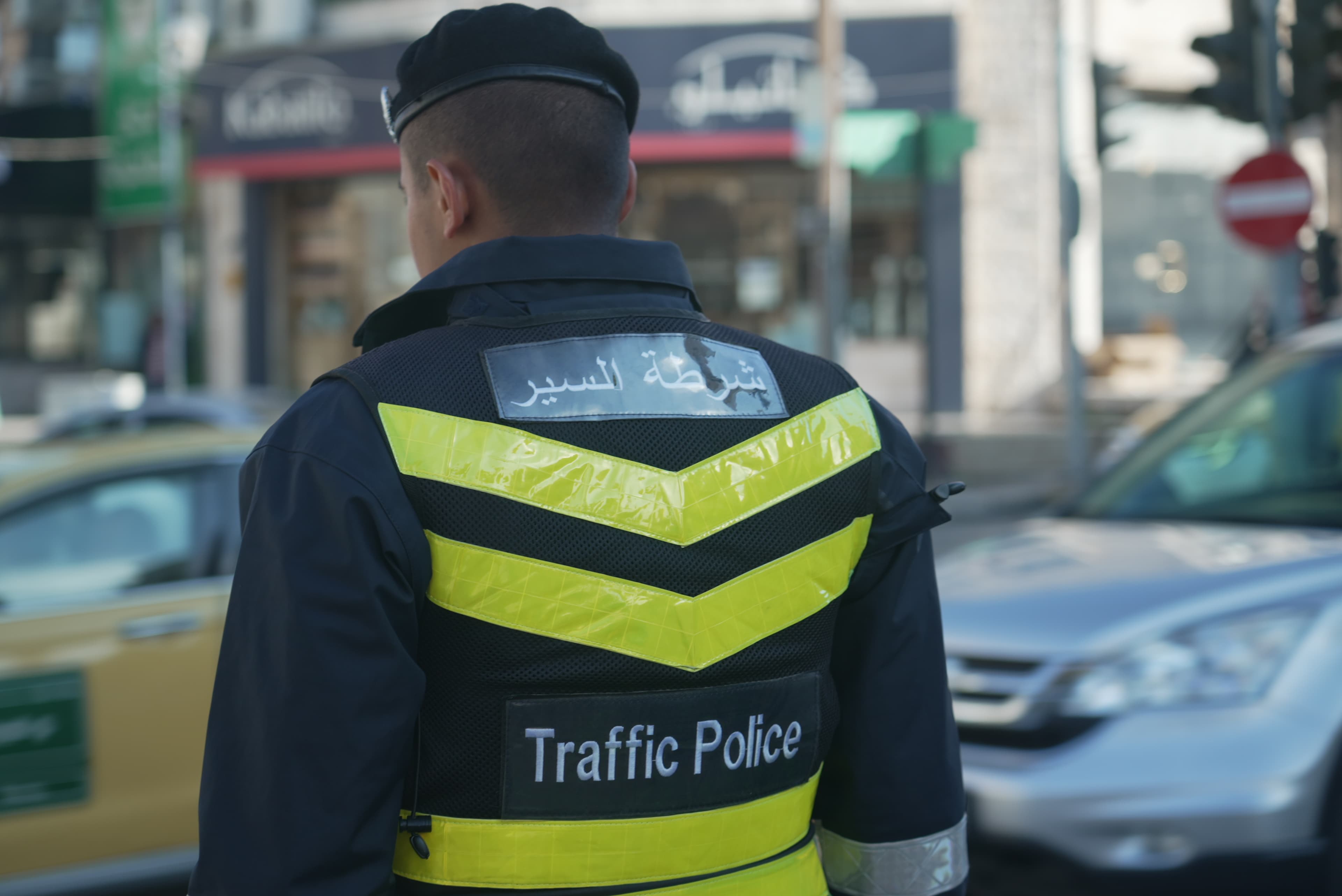 لماذا لا تقر الحكومة إعفاء المركبات المنتهي ترخيصها من الغرامات وتقسيط المخالفات؟