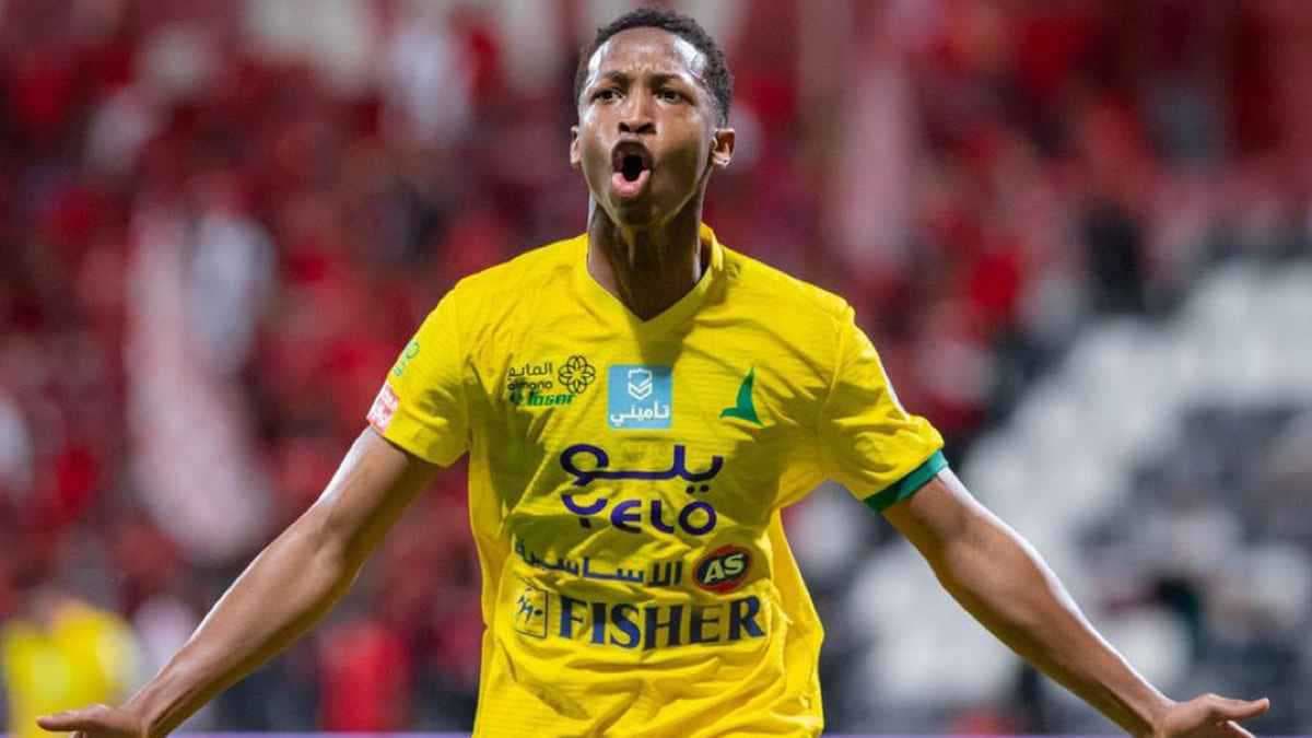 هل حسم الهلال صفقة مراد هوساوي؟