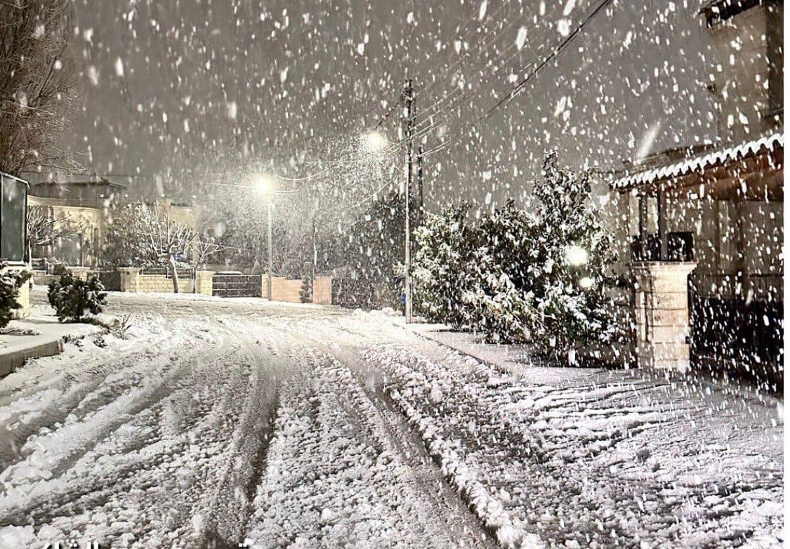 منخفض قبرصي يقترب من الأردن… فرصة لهطول الثلوج وأمطار غزيرة وتحذيرات من السيول والضباب والصقيع